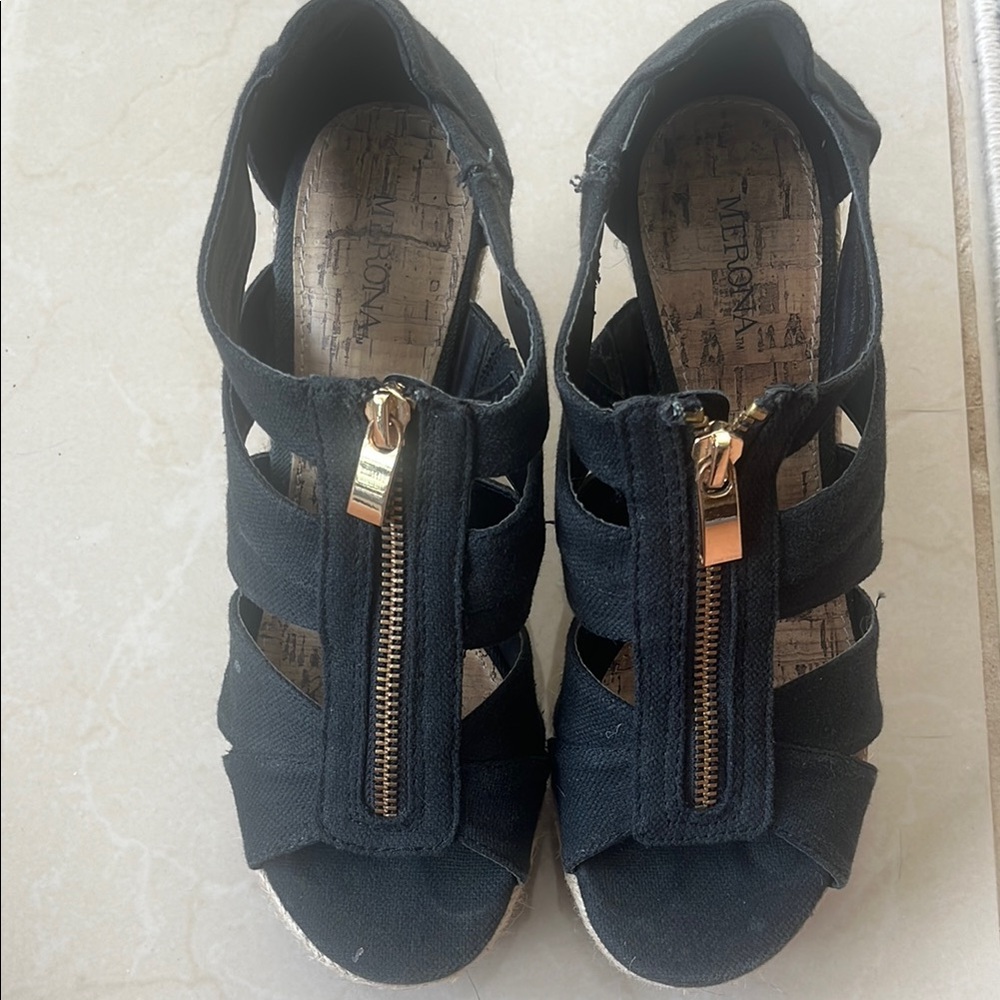 Merona Black Sandals with Closed-Toe Design and Cutout Pattern